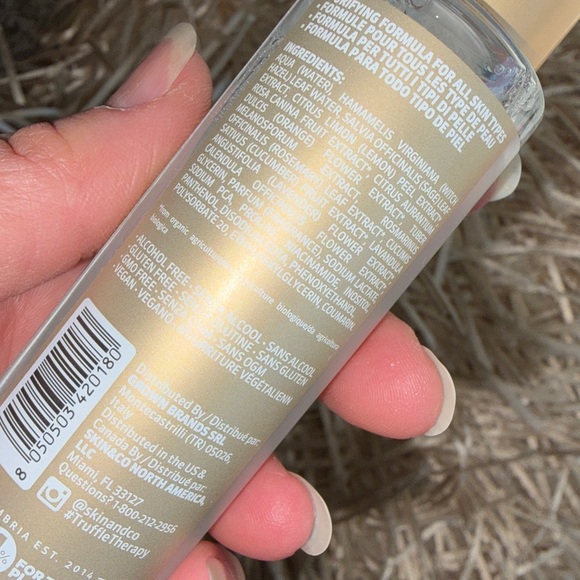 Skin and Co. truffle therapy essential face toner - Picture 2 of 3